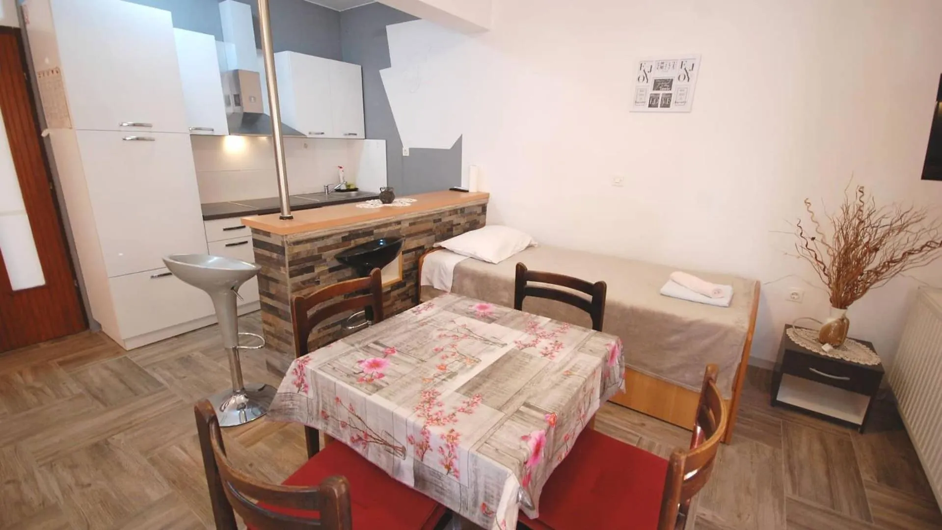 Apartments With A Parking Space Njivice, Krk - 21728 Croatia